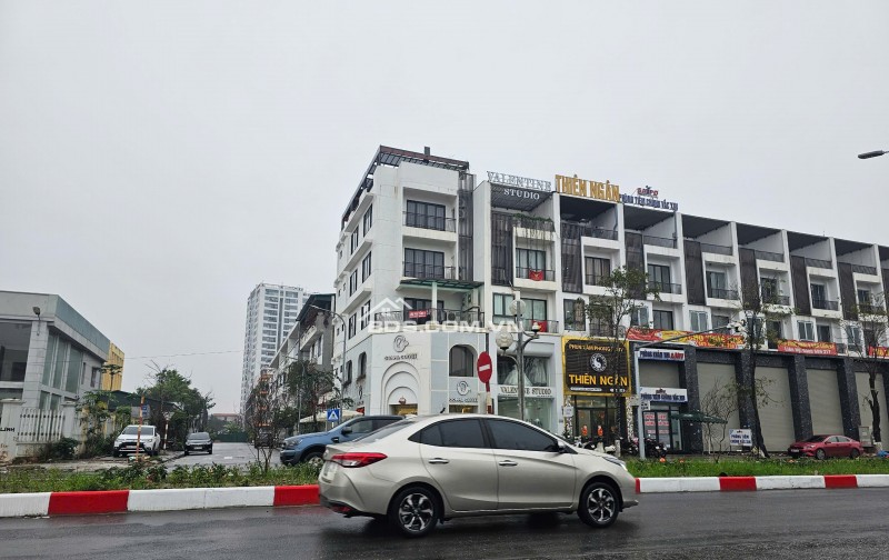 BÁN NHÀ PHỐ 5 TẦNG MẶT PHỐ (553,4m2 mặt sàn) MẶT ĐƯỜNG NGUYỄN TẤT THÀNH - VỊ TRÍ KIM CƯƠNG